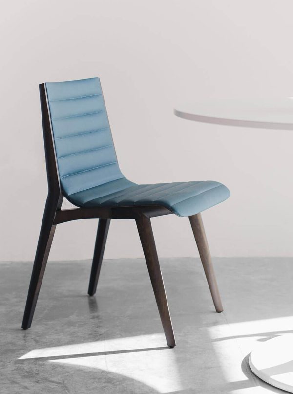 Sleek Office Chair with Ergonomic Design - Image 4